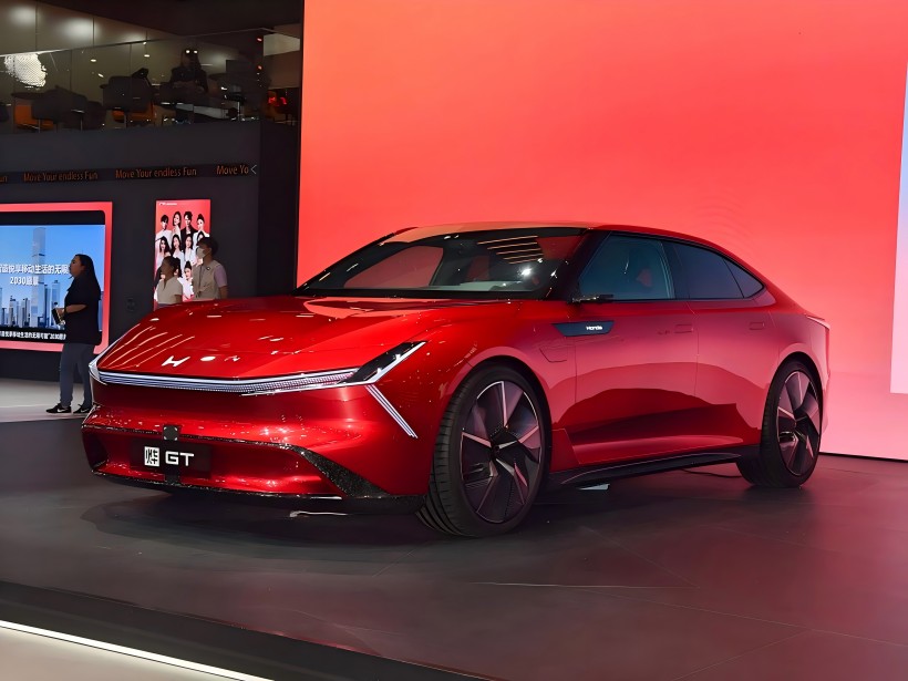 A közepes méretű Pure Electric Coupe, a Honda Ye márkájának második modellje, globális debütál a Shanghai Autószalonon!