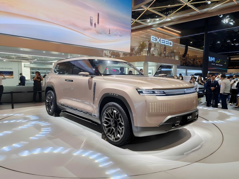 2025 Shanghai Autószalon: Starway Tianji Concept Car bemutatva, egy nagy 6 -os - üléses szabadidős SUV -ként elhelyezve