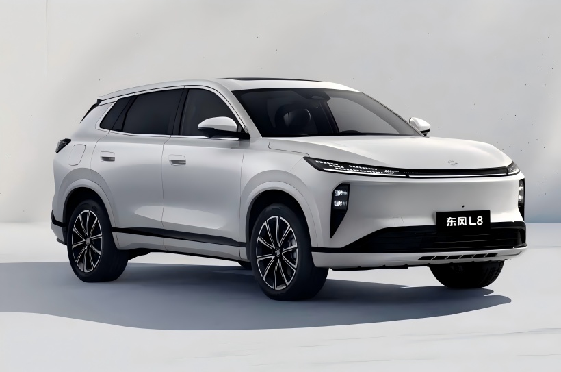 Megjelent a Dongfeng Fengshen L8 hivatalos külső képei. Fel van szerelve a Dongfeng Maha hibrid rendszerrel, és 2025 közepén indítják el.